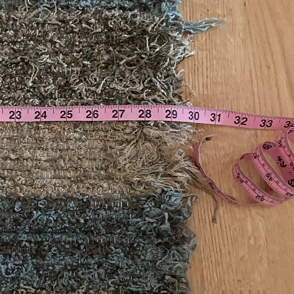 Throw Rug - Picture 11 of 16